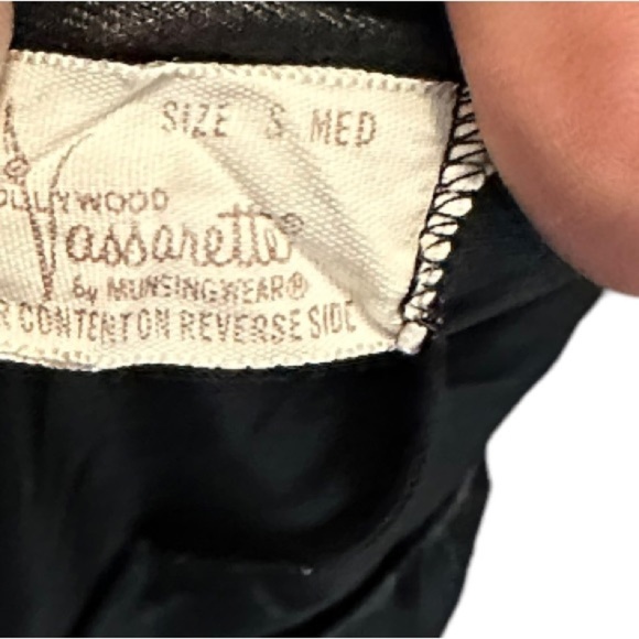 Vintage Vassarette‎ Black Nylon Slip - Picture 6 of 6